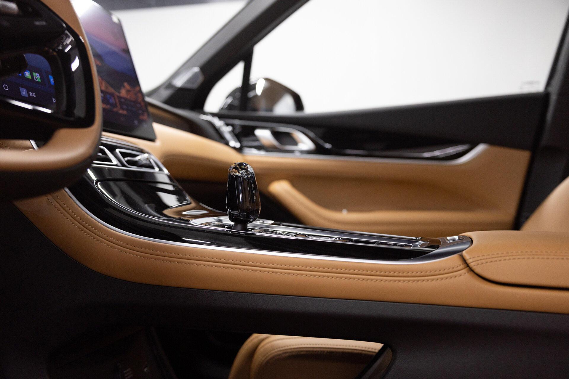 Geely Atlas Premium — миниатюра 10