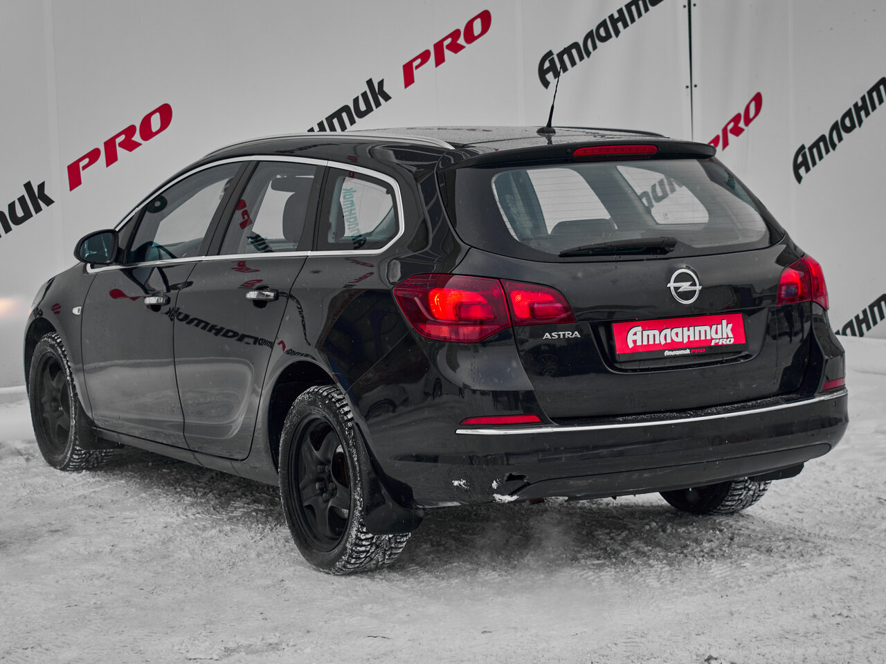 Купить Opel Astra 1.6 MT (115 л.с.), 2012 в Екатеренбурге