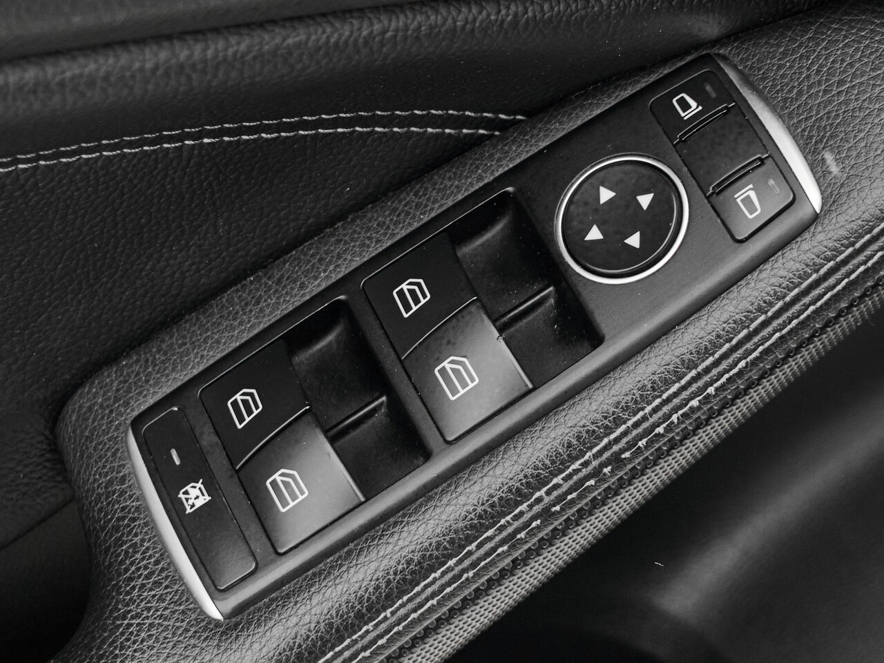 Купить Mercedes-Benz GLA 250 2.0 AMT (211 л.с.) 4WD, 2014 в Екатеренбурге