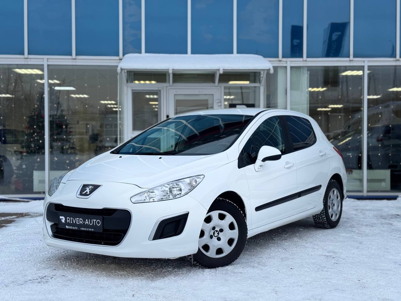 Škoda Octavia 2017 г. (белый)