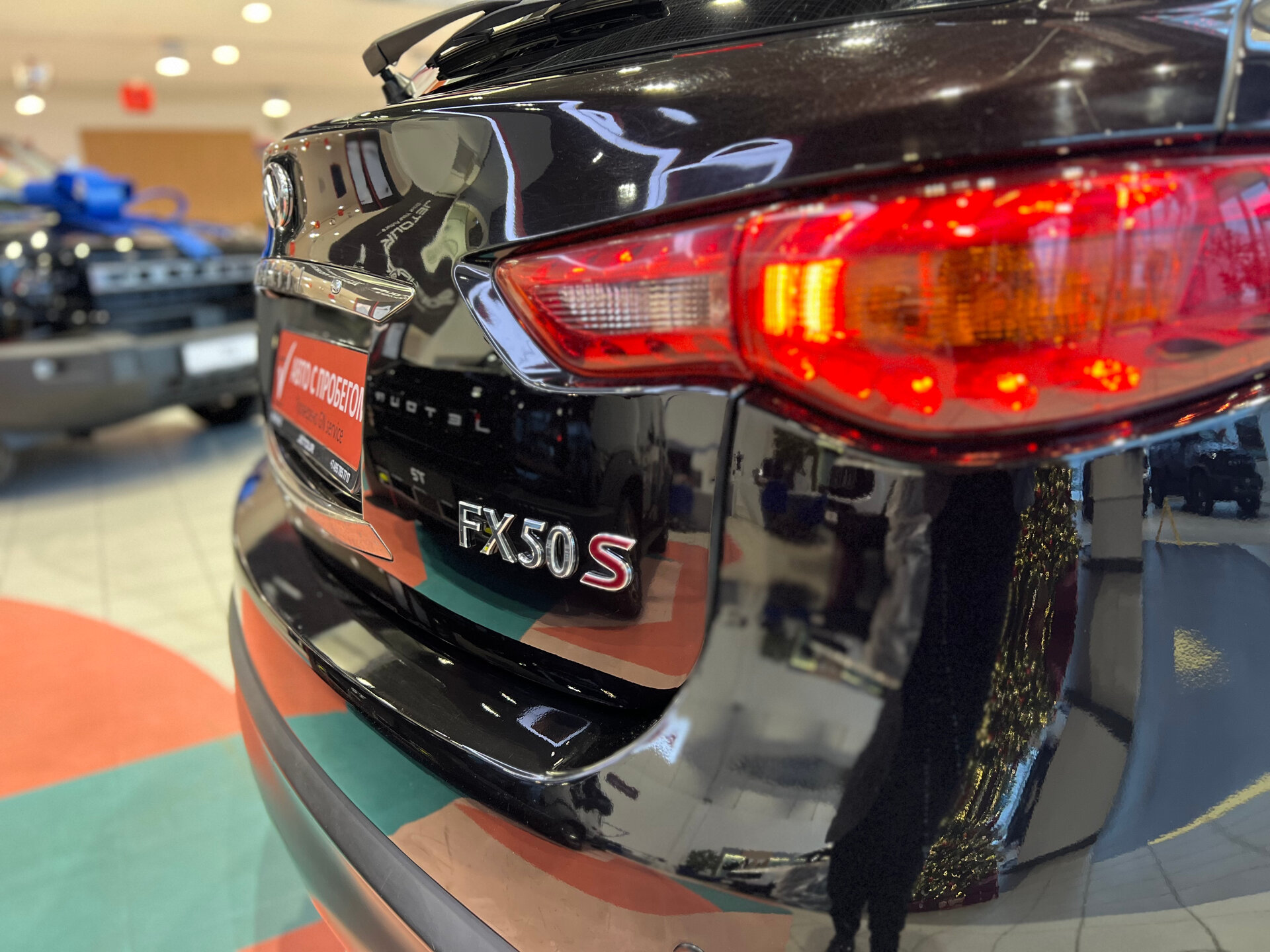 БУ автомобиль Infiniti FX-Series 50 2012  5.0 л ( 400 л. с.) Черный с пробегом 227300 км