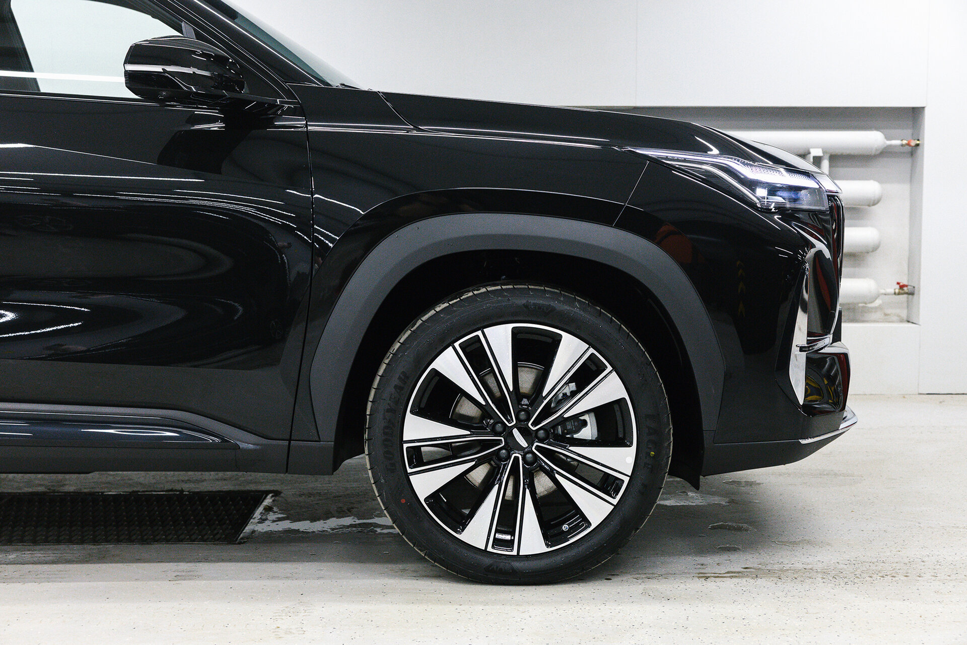 Geely Atlas Premium — миниатюра 7