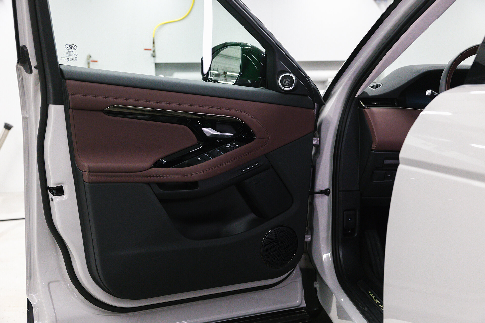 Land Rover Range Rover Evoque HSE — миниатюра 19