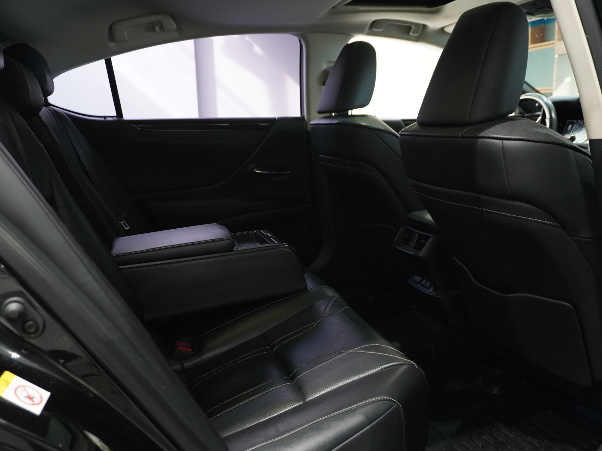 Автомобиль Lexus ES 250 2.5 AT (200 л.с.) - 10