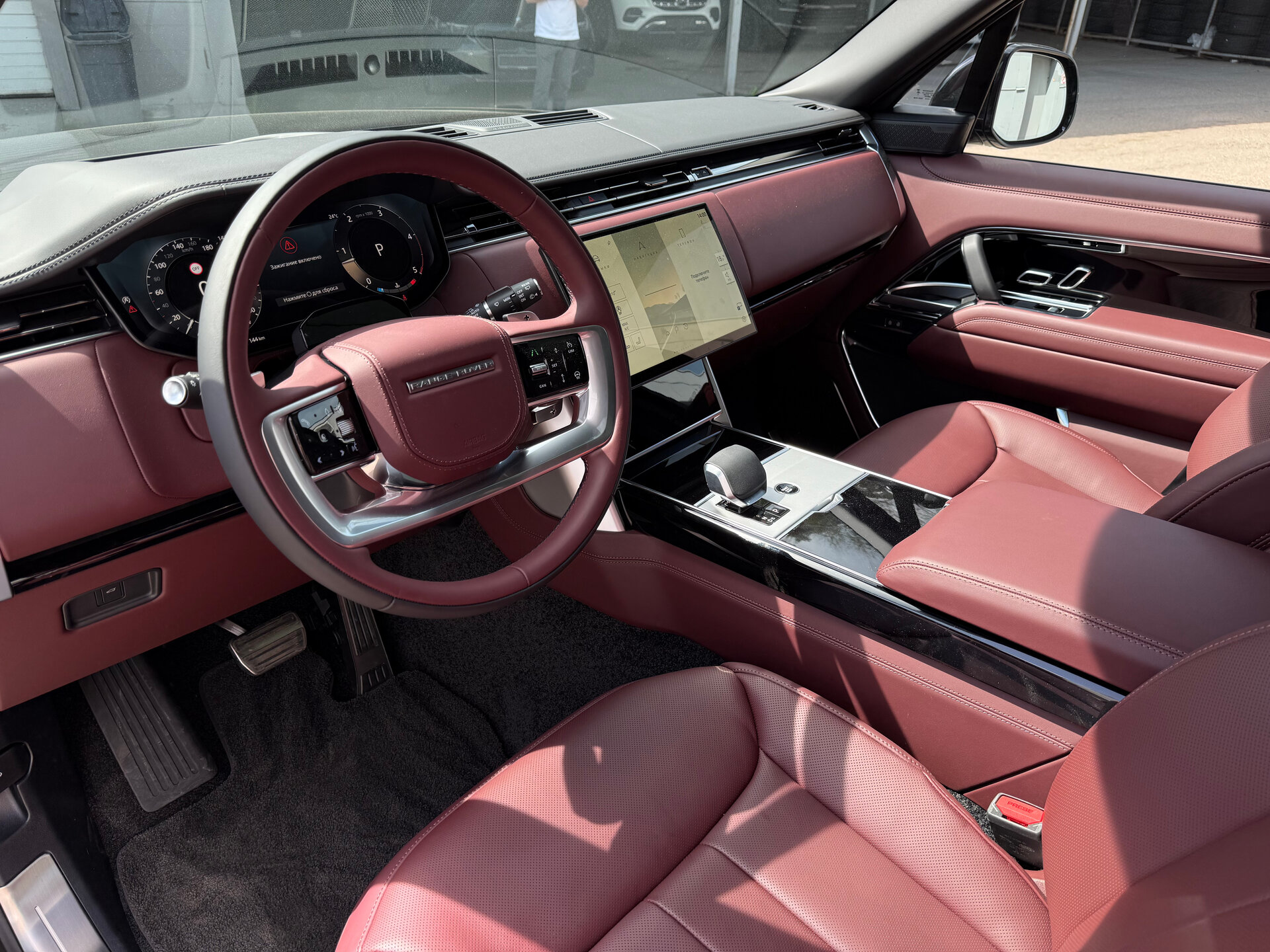 Автомобиль Land Rover Range Rover D350 MHEV Long 3.0d AT (350 л.с.) 4WD - 3