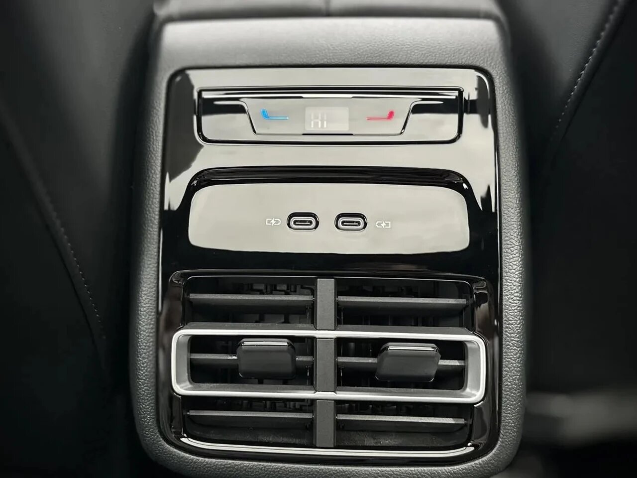 Автомобиль Volkswagen Tiguan L Pro 2.0 AMT (220 л.с.) 4WD - 10