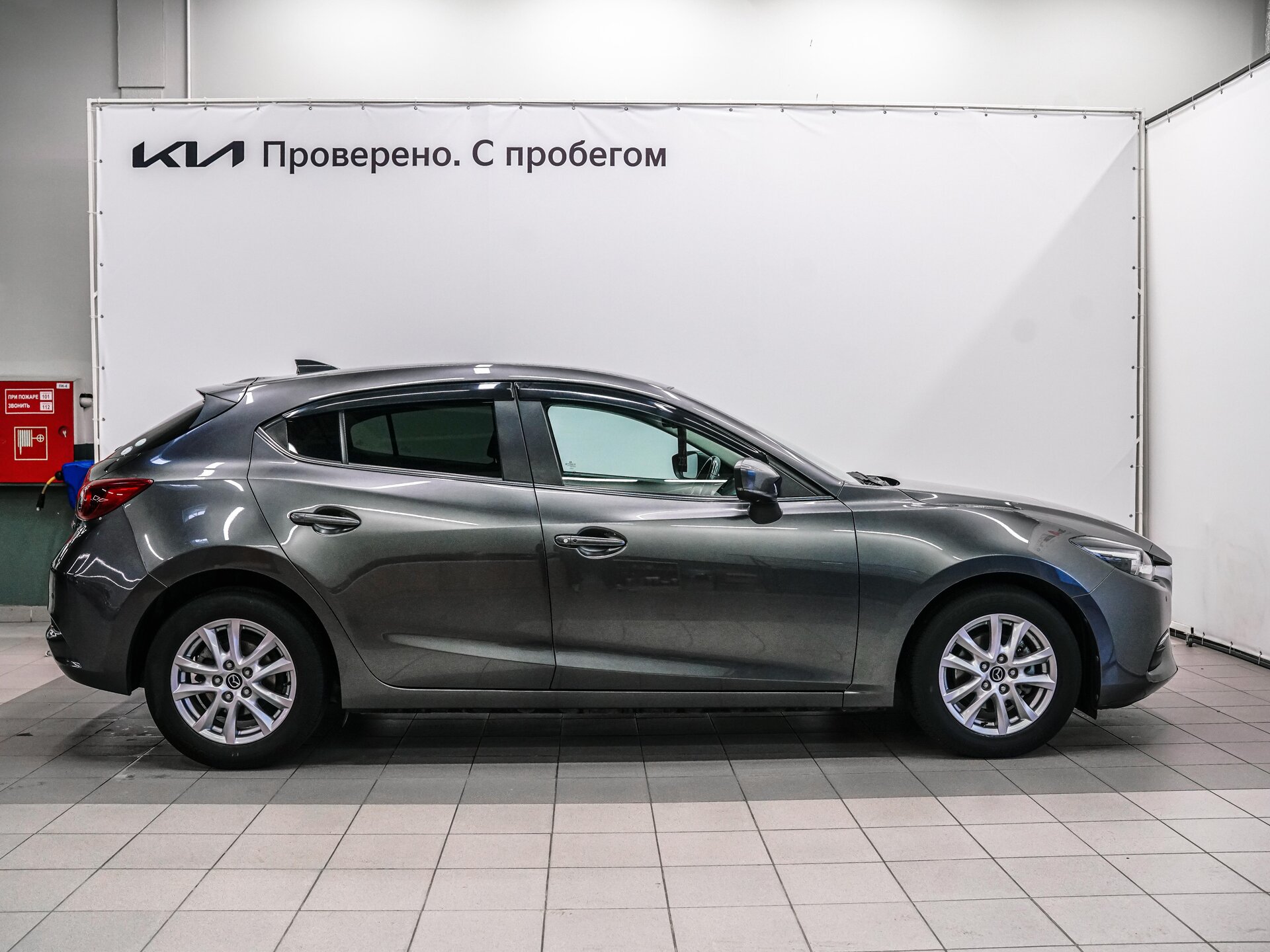 Mazda Axela 2019 6