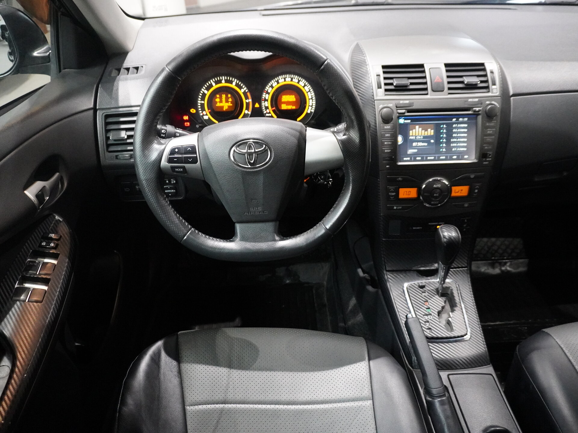 Автомобиль Toyota Corolla 1.6 AT (124 л.с.) - 17