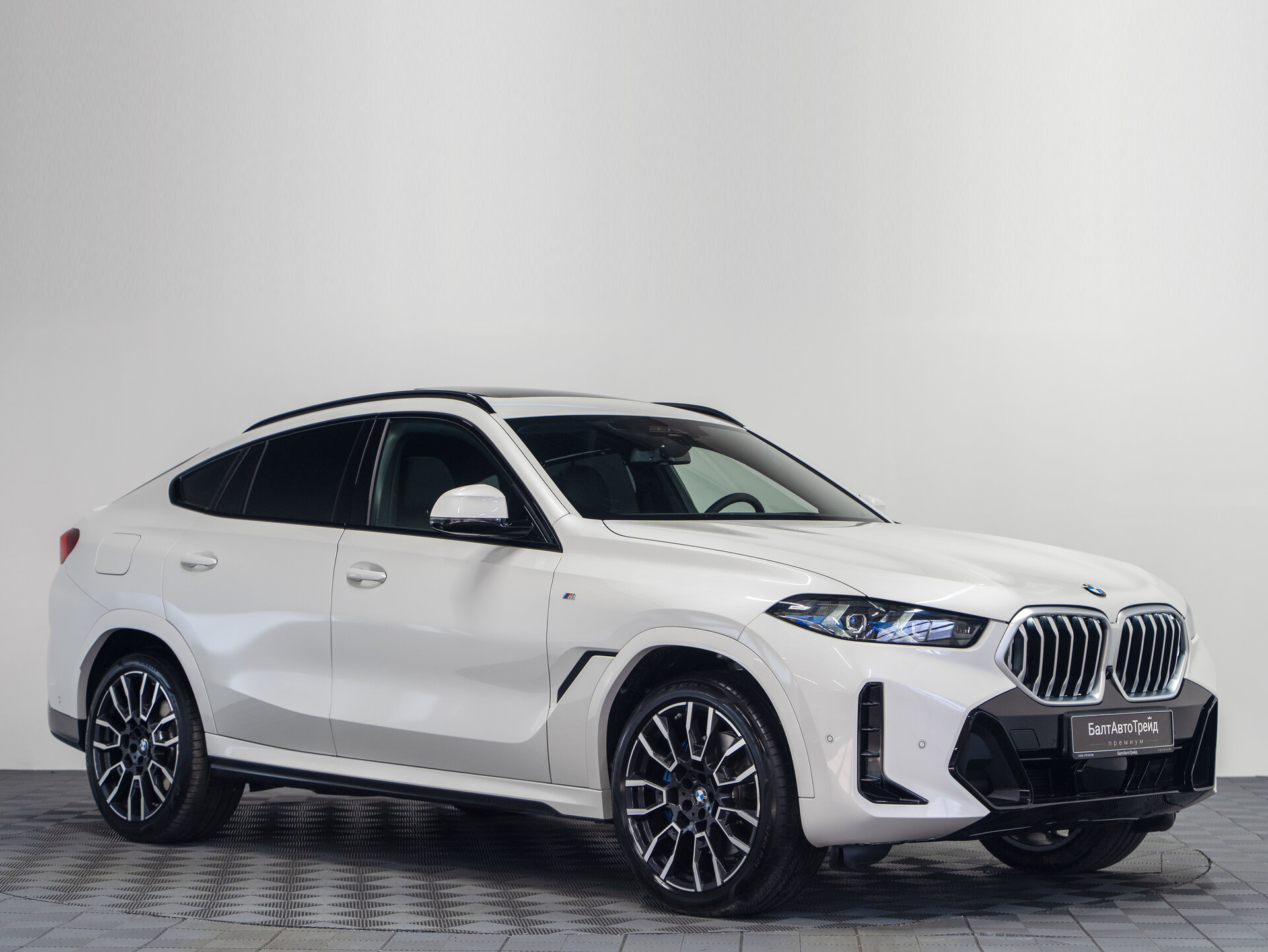 Автомобиль BMW X6 40i 3.0 AT (381 л.с.) 4WD - 5