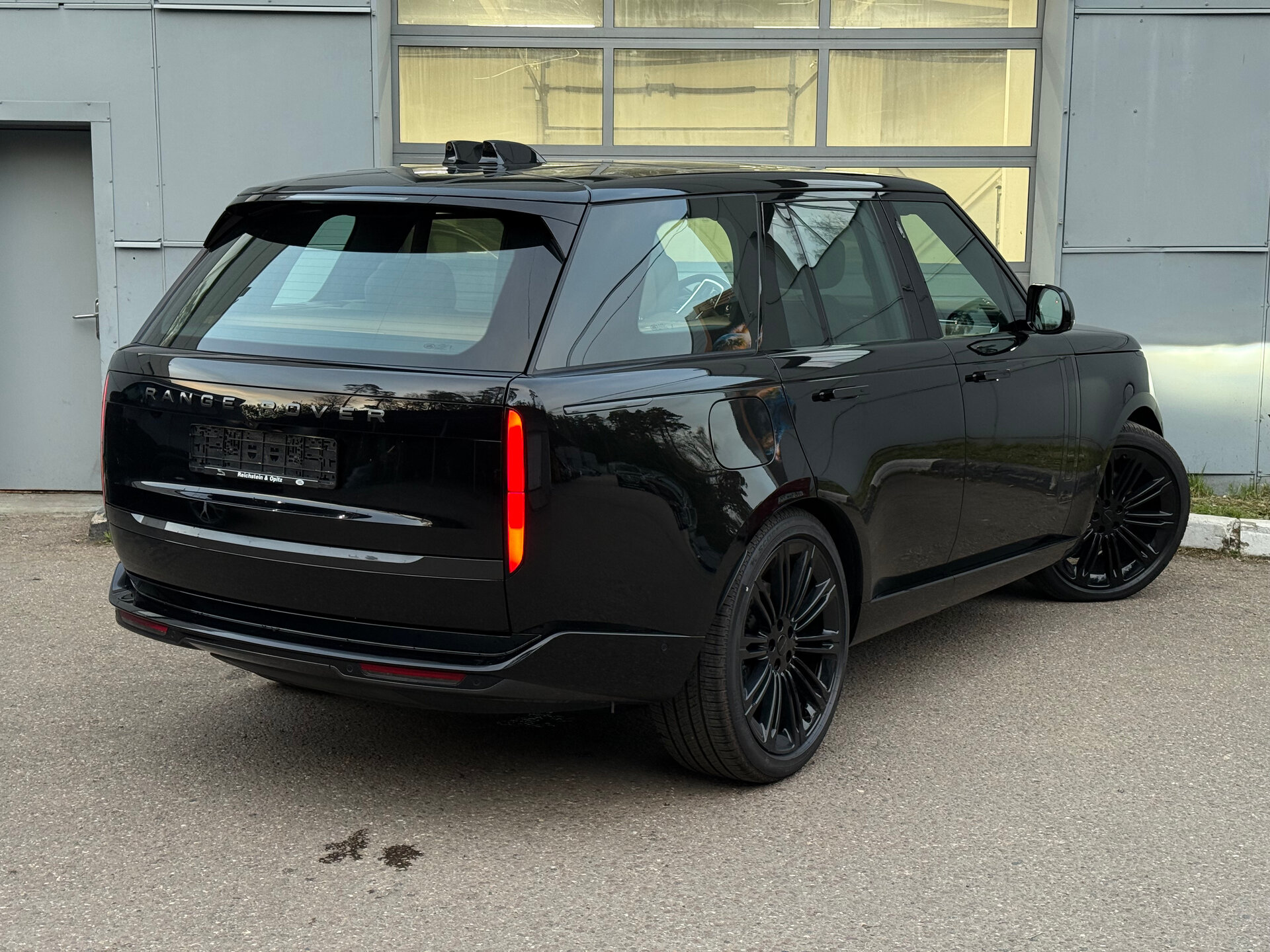 Автомобиль Land Rover Range Rover D350 MHEV 3.0d AT (350 л.с.) 4WD - 13