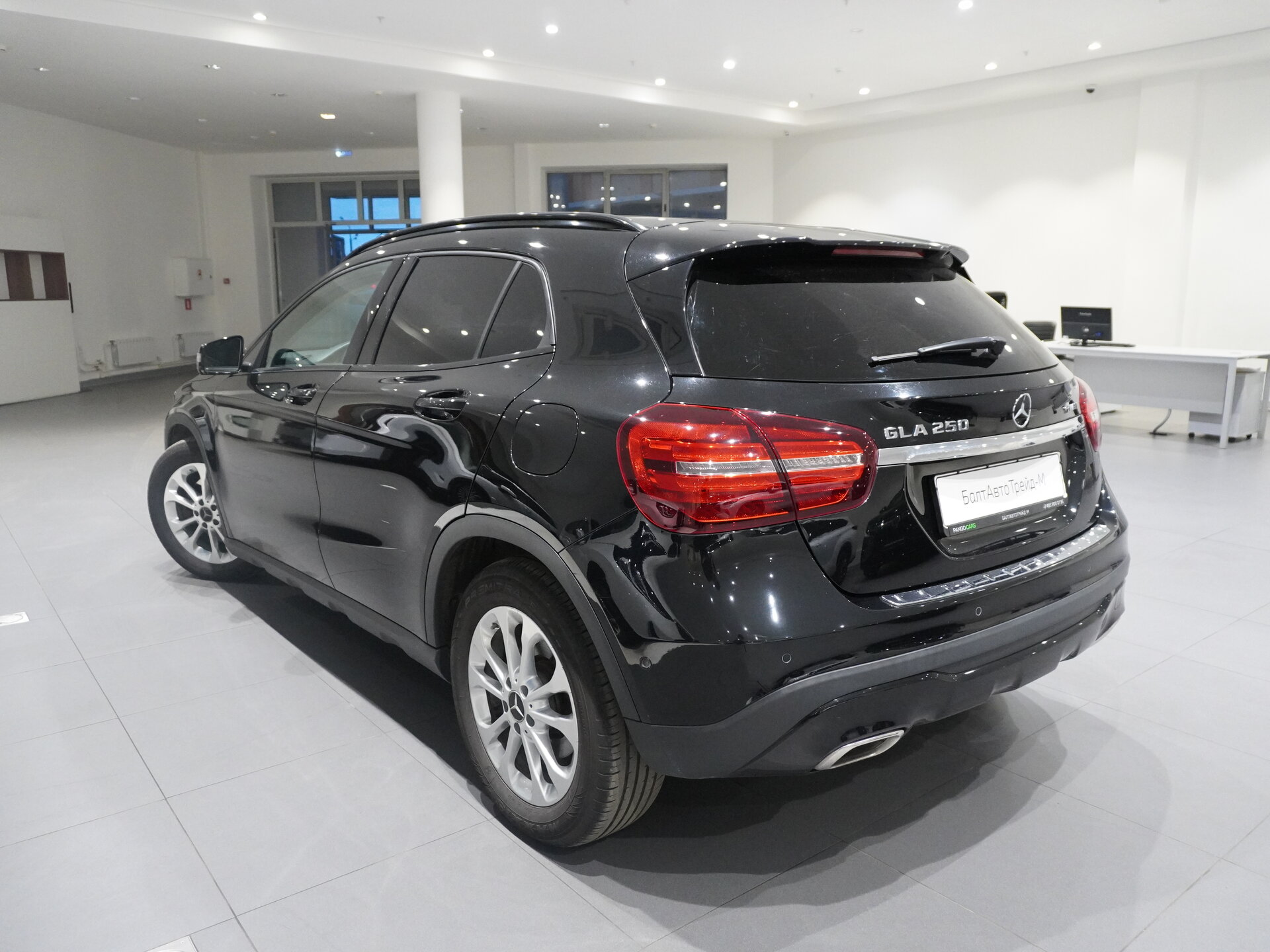 Автомобиль Mercedes-Benz GLA 250 2.0 AMT (211 л.с.) 4WD - 4
