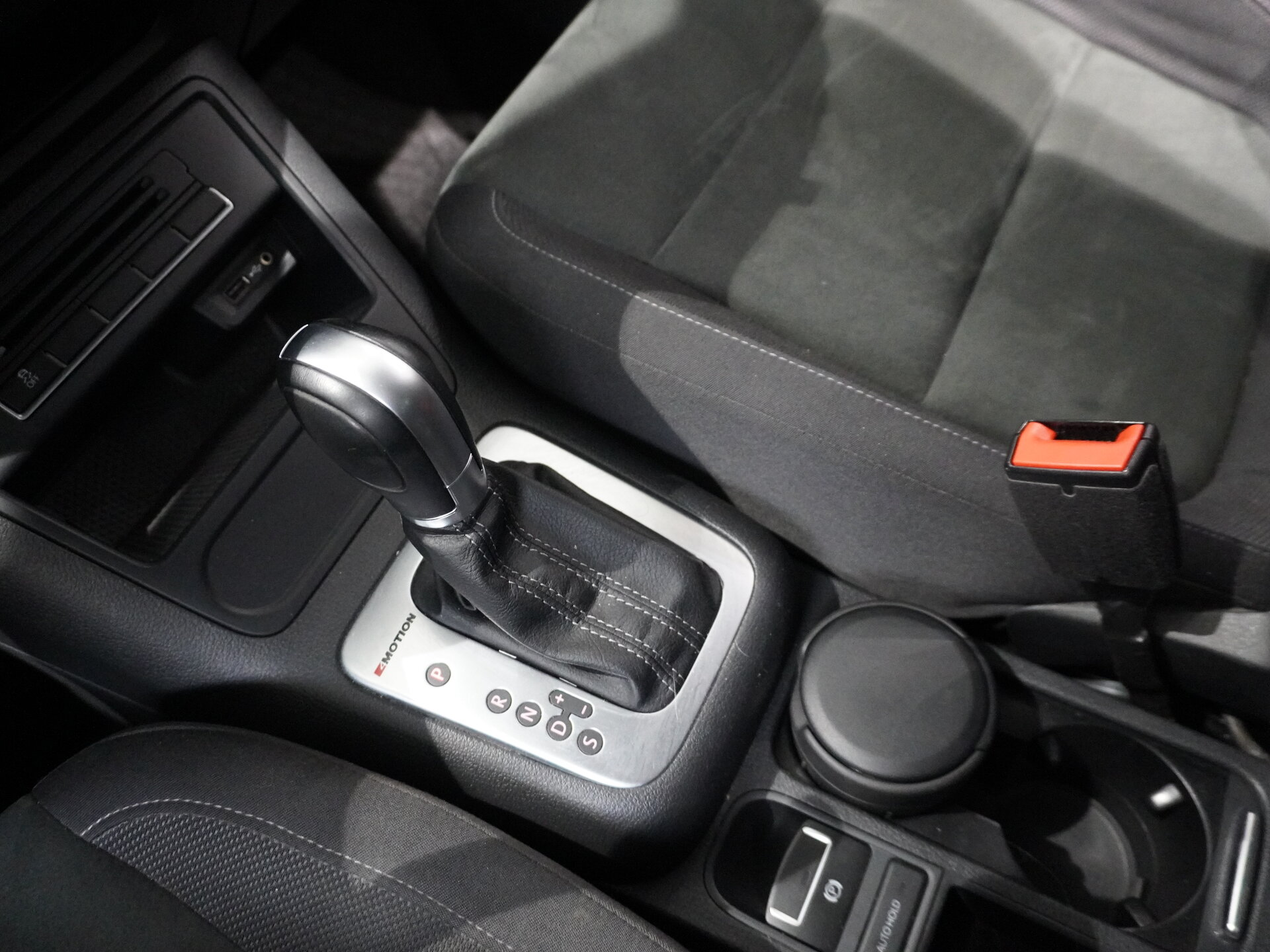 Автомобиль Volkswagen Tiguan 2.0 AT (180 л.с.) 4WD - 17