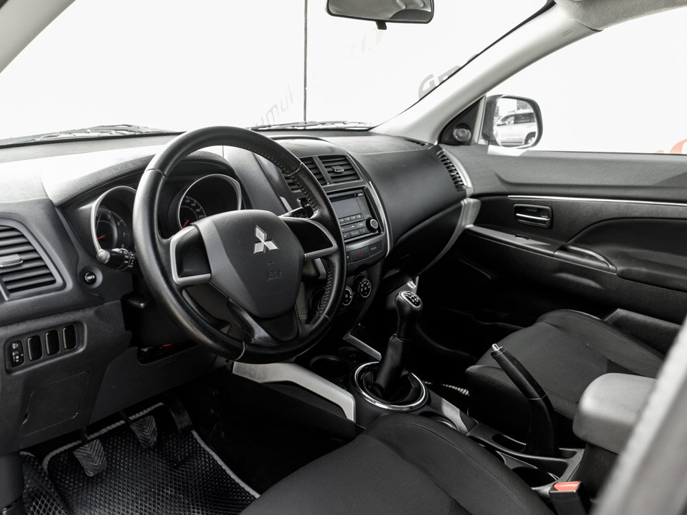 Купить Mitsubishi ASX 1.6 MT (117 л.с.), 2013 в Екатеренбурге