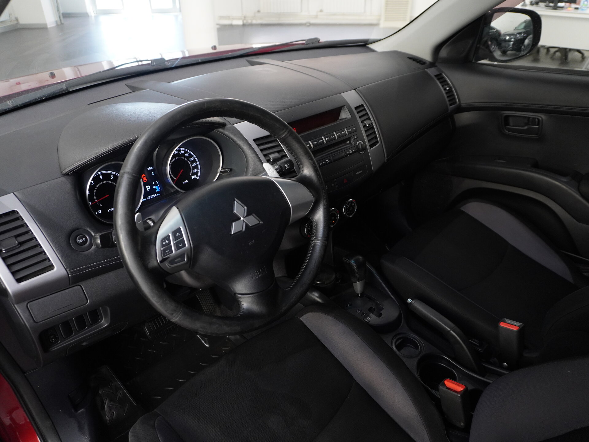 Автомобиль Mitsubishi Outlander 2.0 CVT (147 л.с.) - 7
