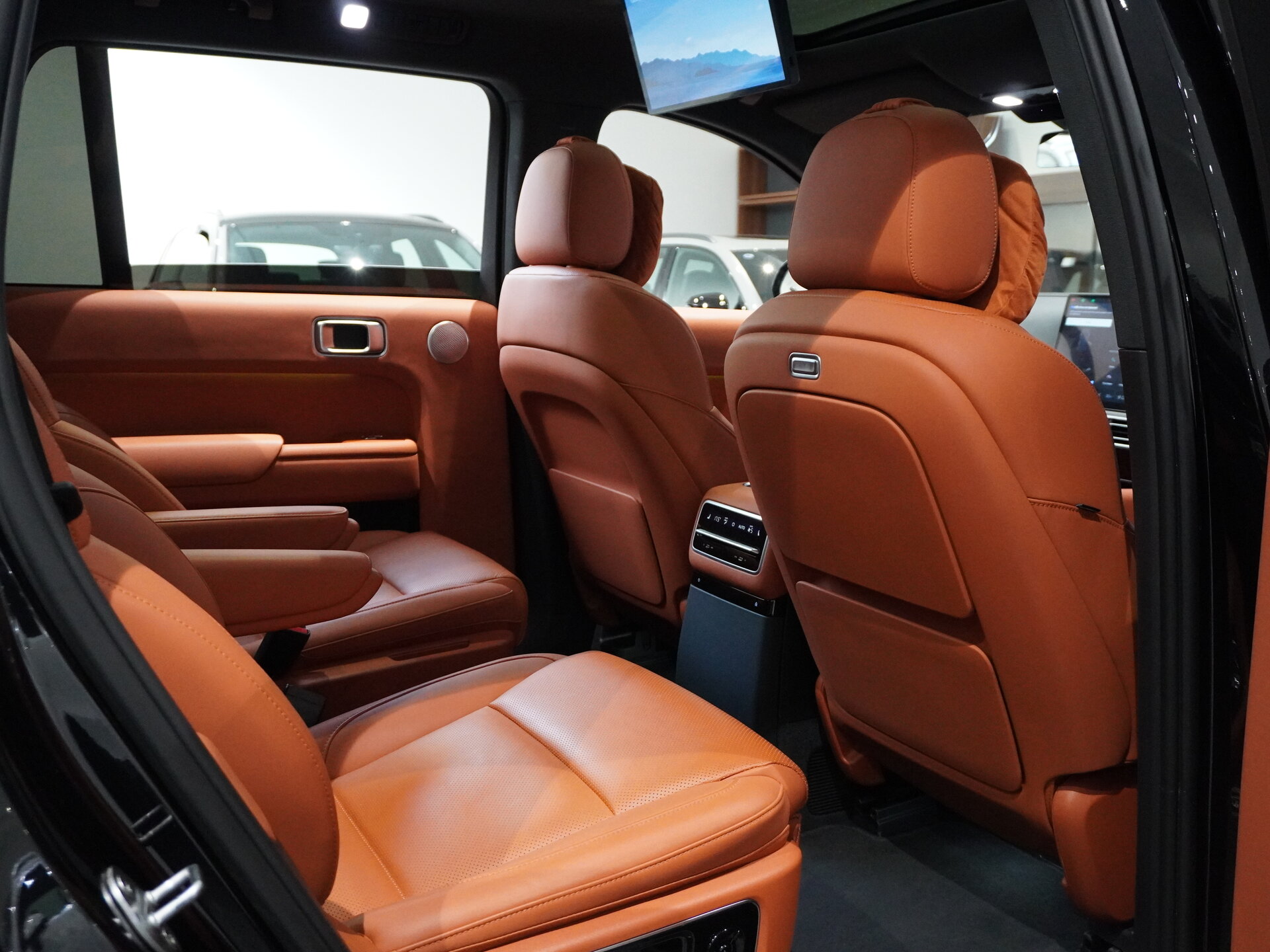 Автомобиль Li Auto (Lixiang) L9 44.5 kWh 1.5hyb AT (449 л.с.) 4WD - 10