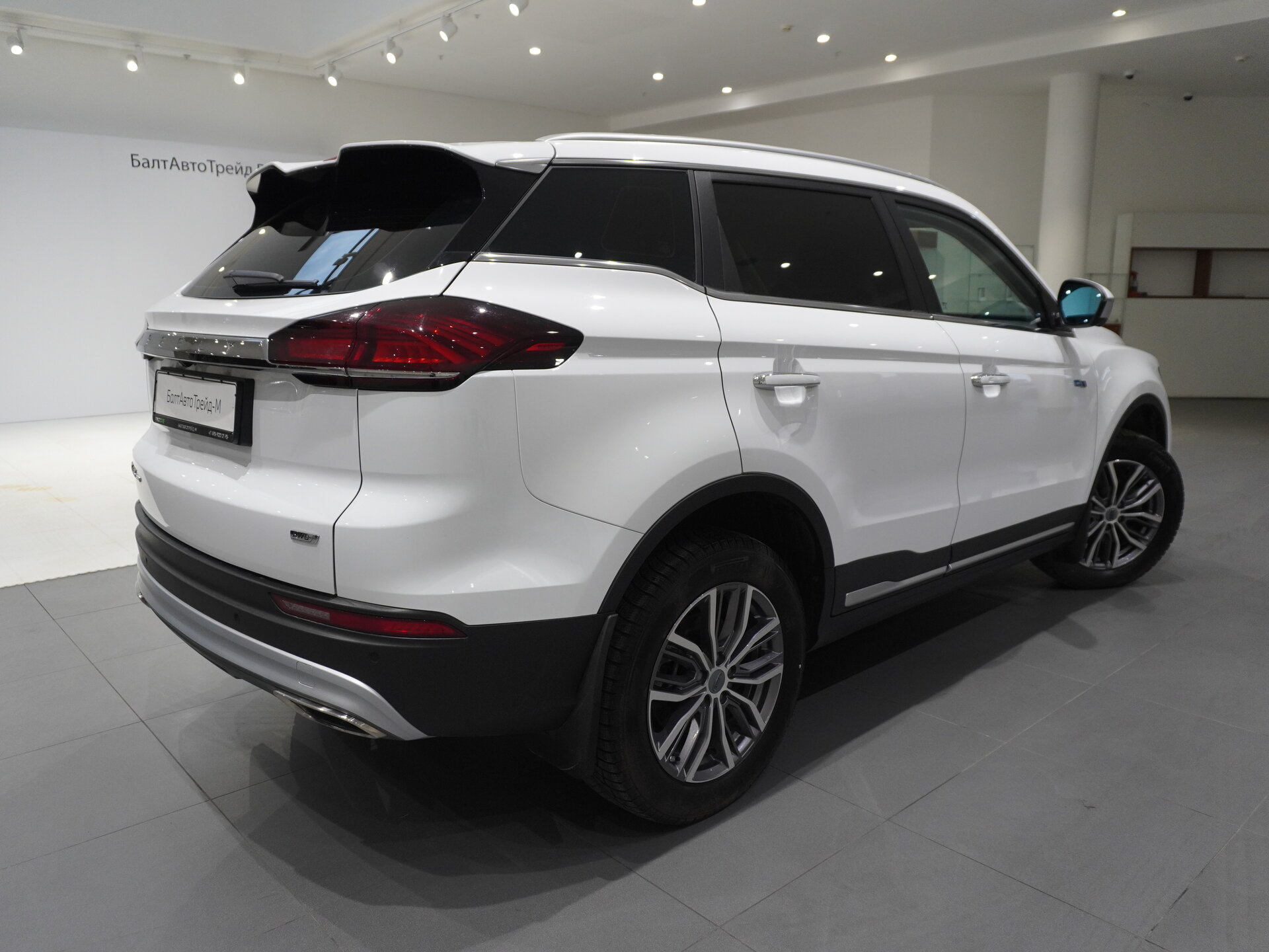 Автомобиль Geely Atlas Pro 1.5 AMT (177 л.с.) 4WD - 4