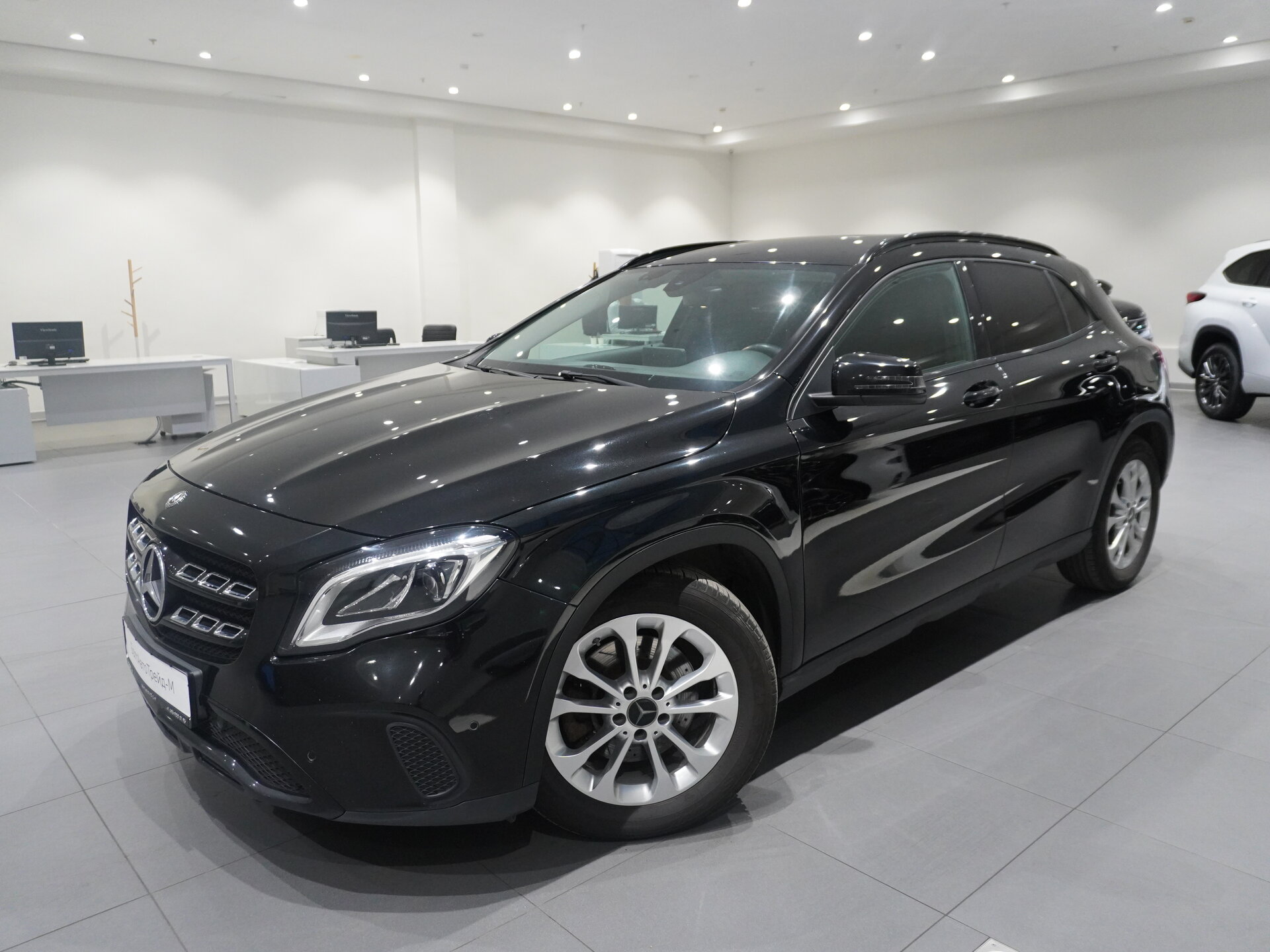 Автомобиль Mercedes-Benz GLA 250 2.0 AMT (211 л.с.) 4WD - 1