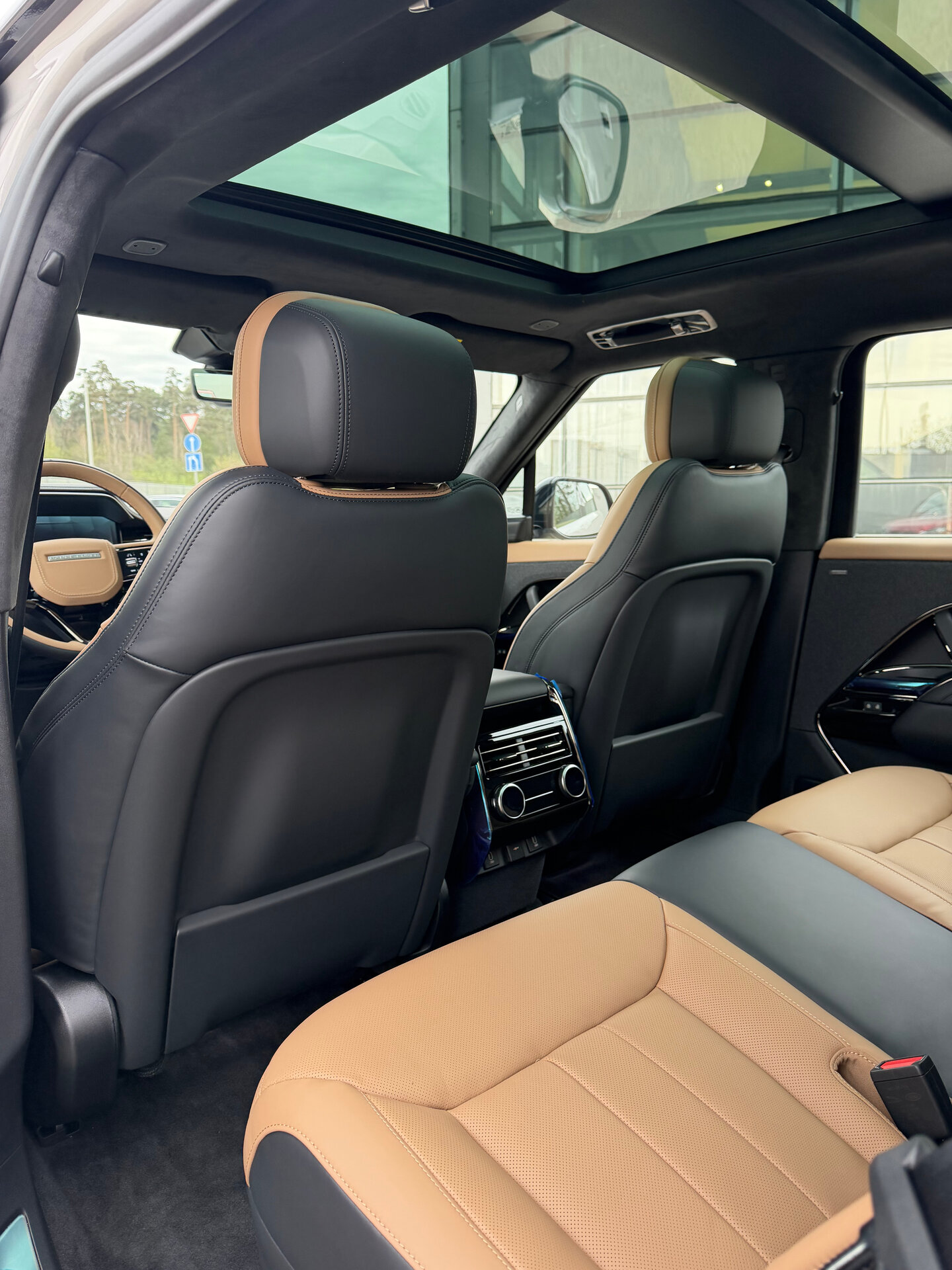 Автомобиль Land Rover Range Rover Sport P400 MHEV 3.0 AT (400 л.с.) 4WD - 10