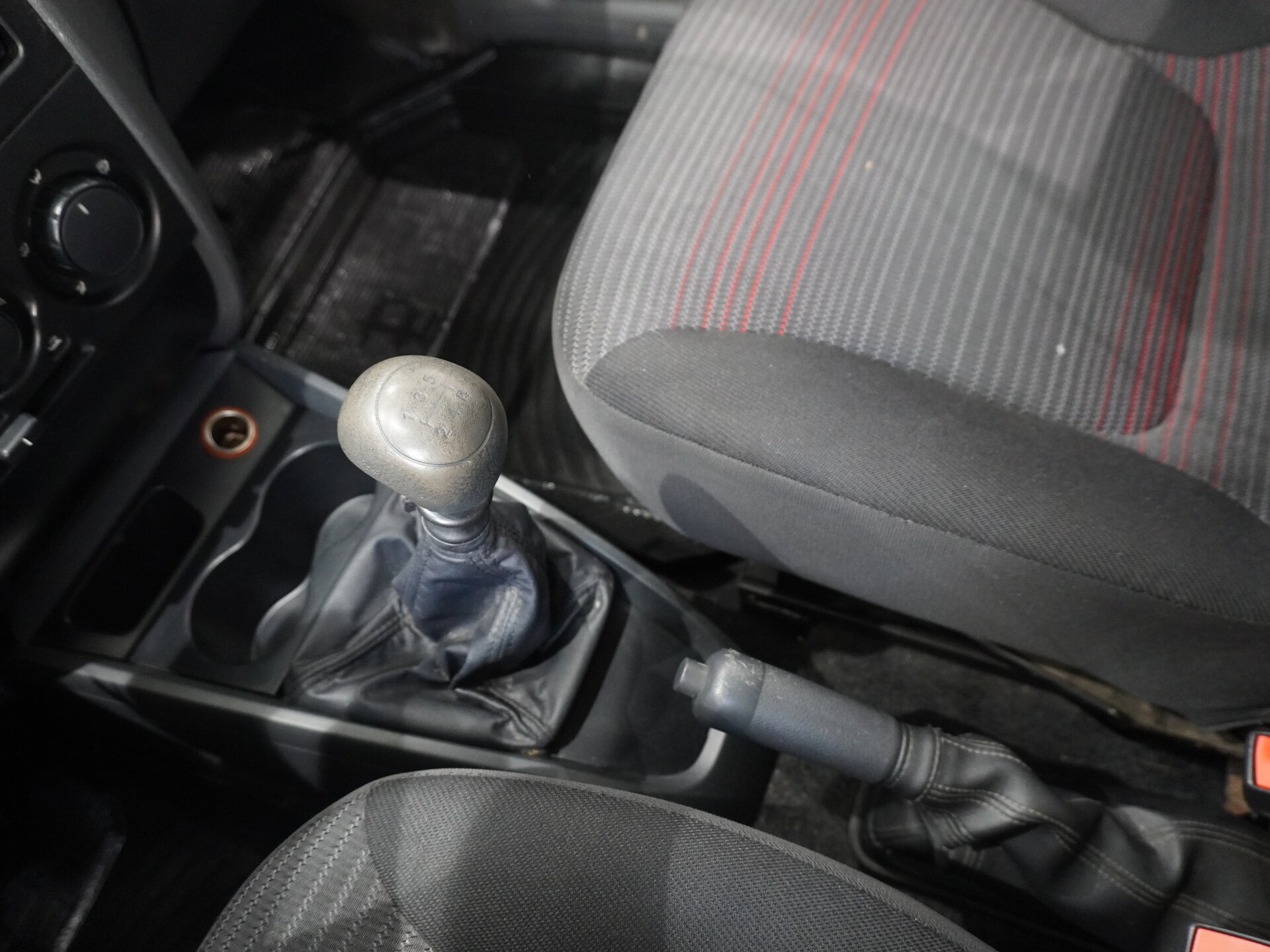 Автомобиль Fiat Albea 1.4 MT (77 л.с.) - 16
