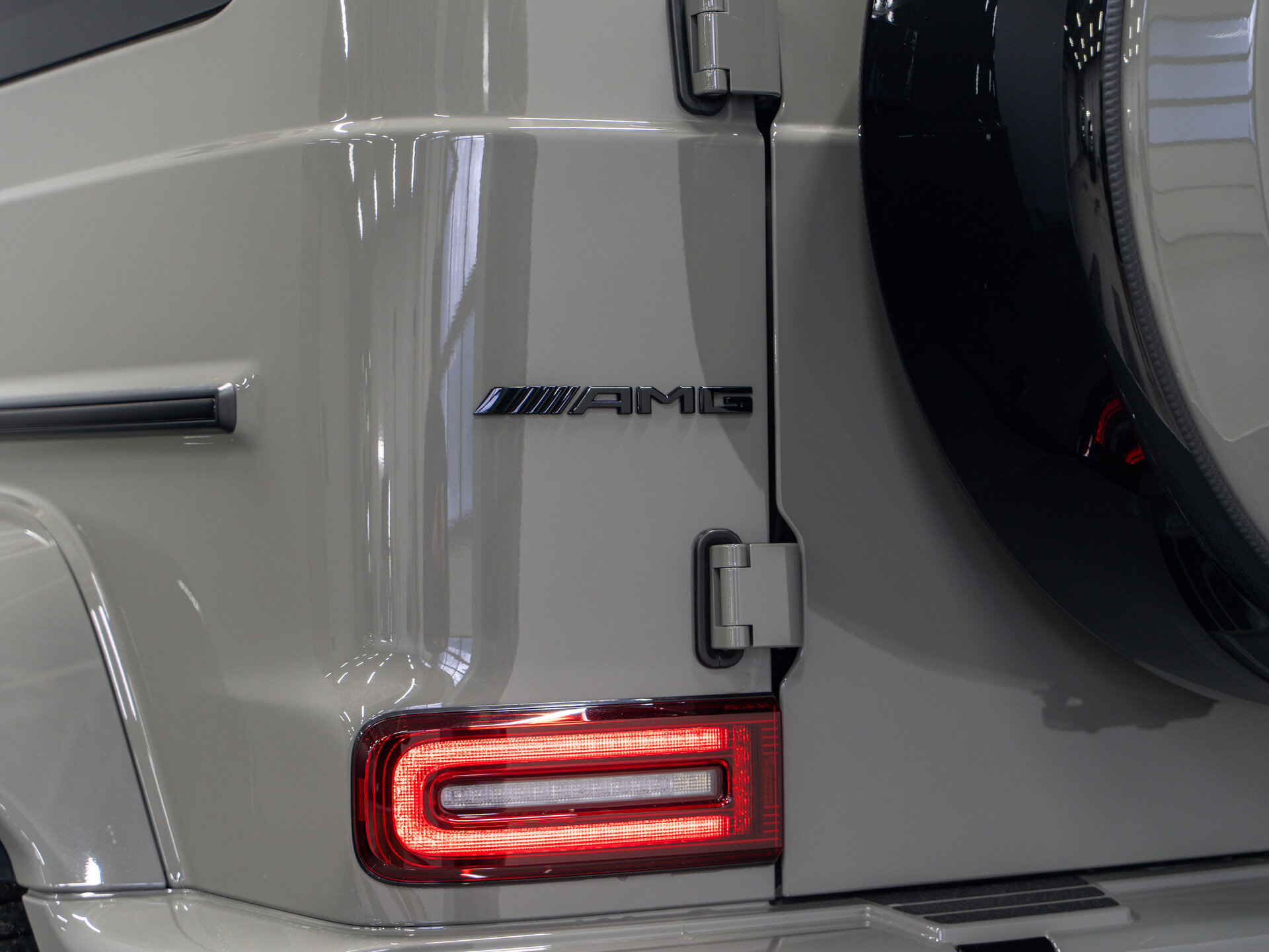 Автомобиль Mercedes-Benz G-Класс AMG 63 AMG 4.0 AT (585 л.с.) 4WD - 10