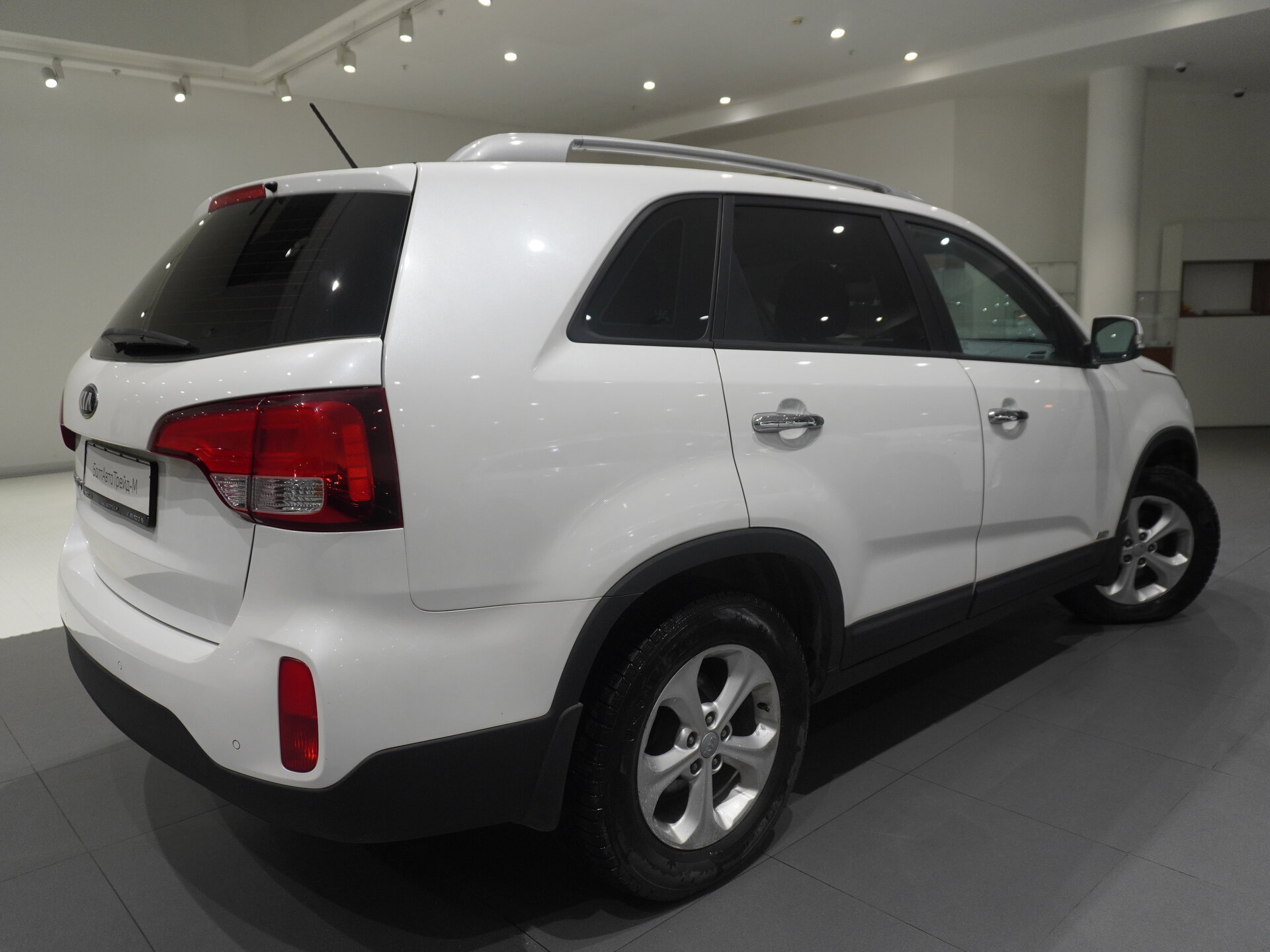 Автомобиль Kia Sorento 2.4 AT (175 л.с.) 4WD - 4