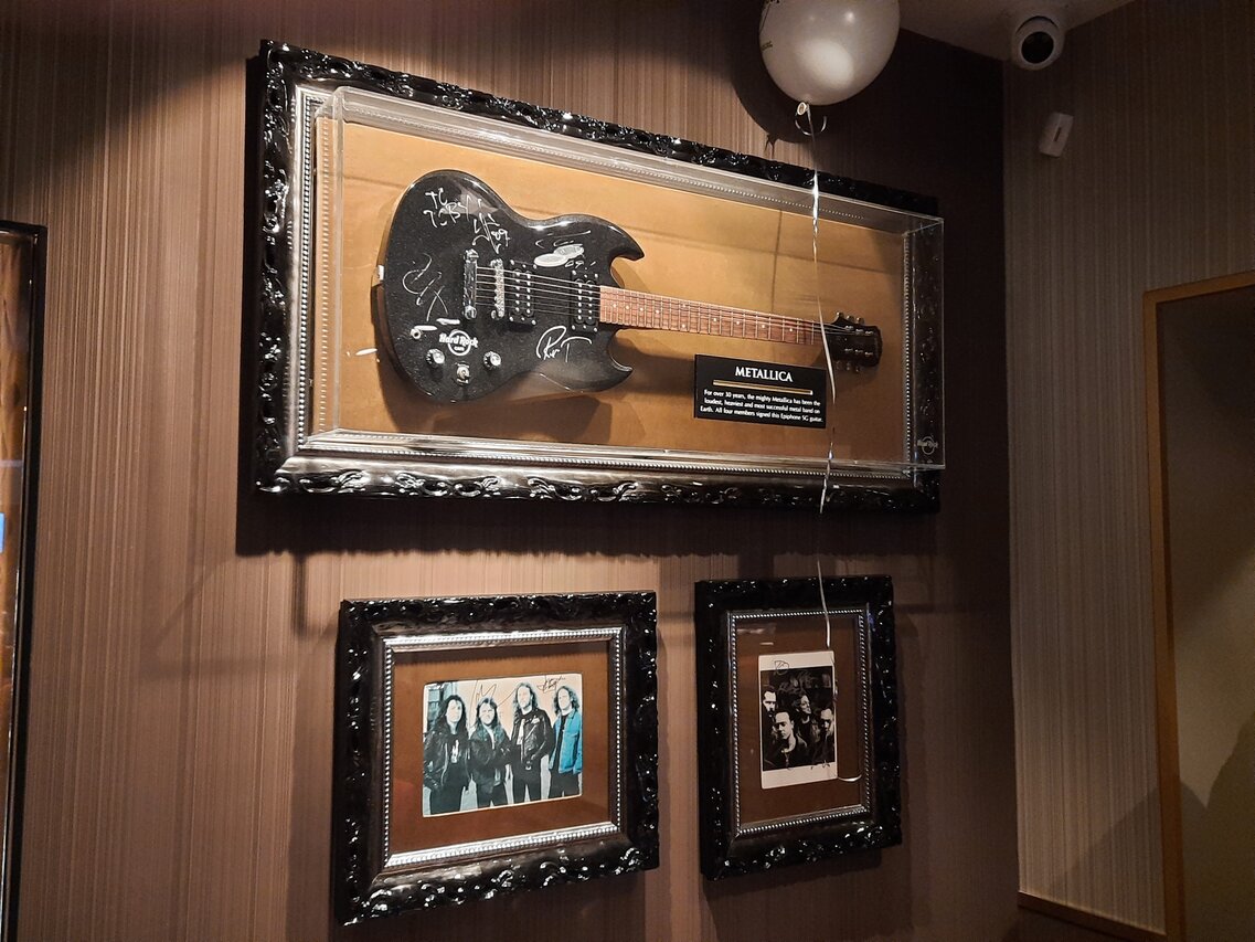 «Петербургские бары, где можно послушать живую рок-музыку» фото материала
