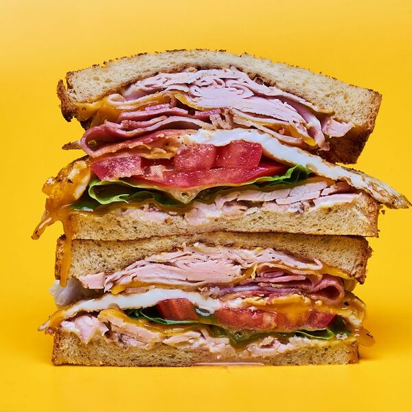 Сэндвич с пастрами из индейки.