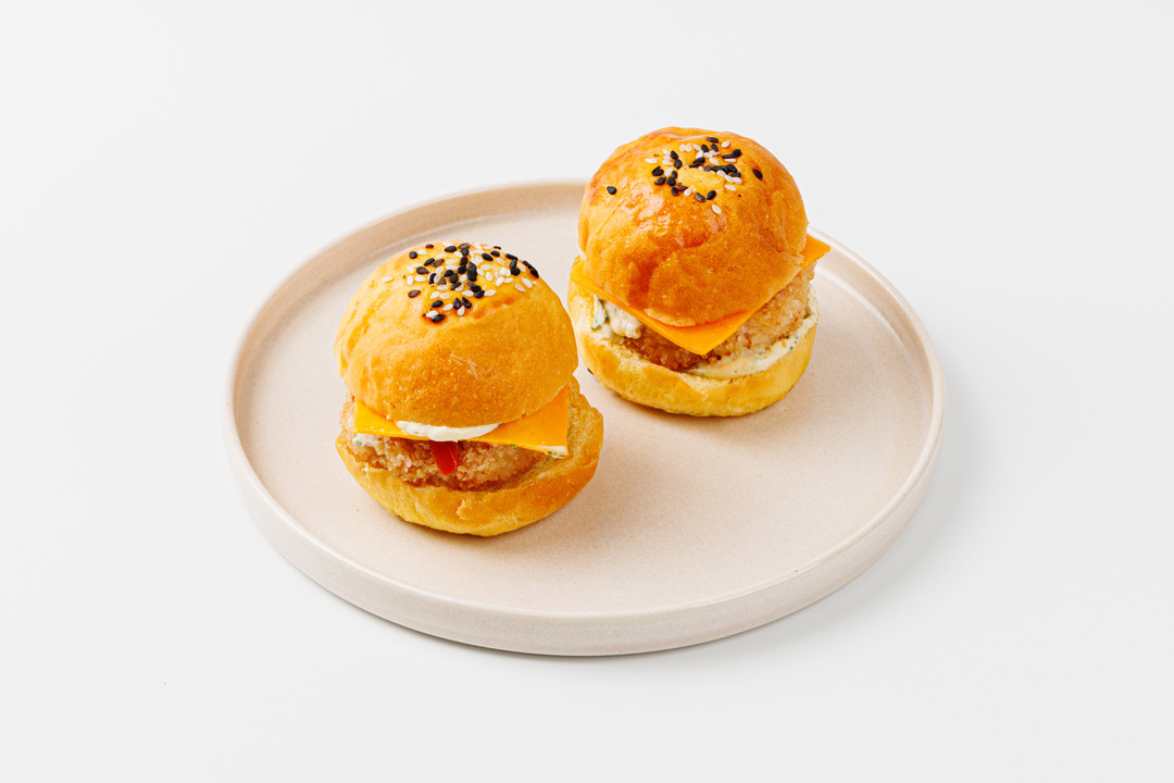 

Бургеры ВкусВилл с куриной котлетой и сыром Чеддер 145 г