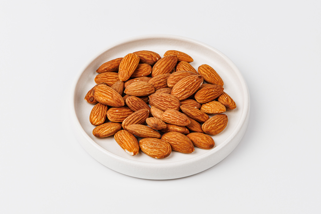 

Миндаль очищенный жареный, 50 г