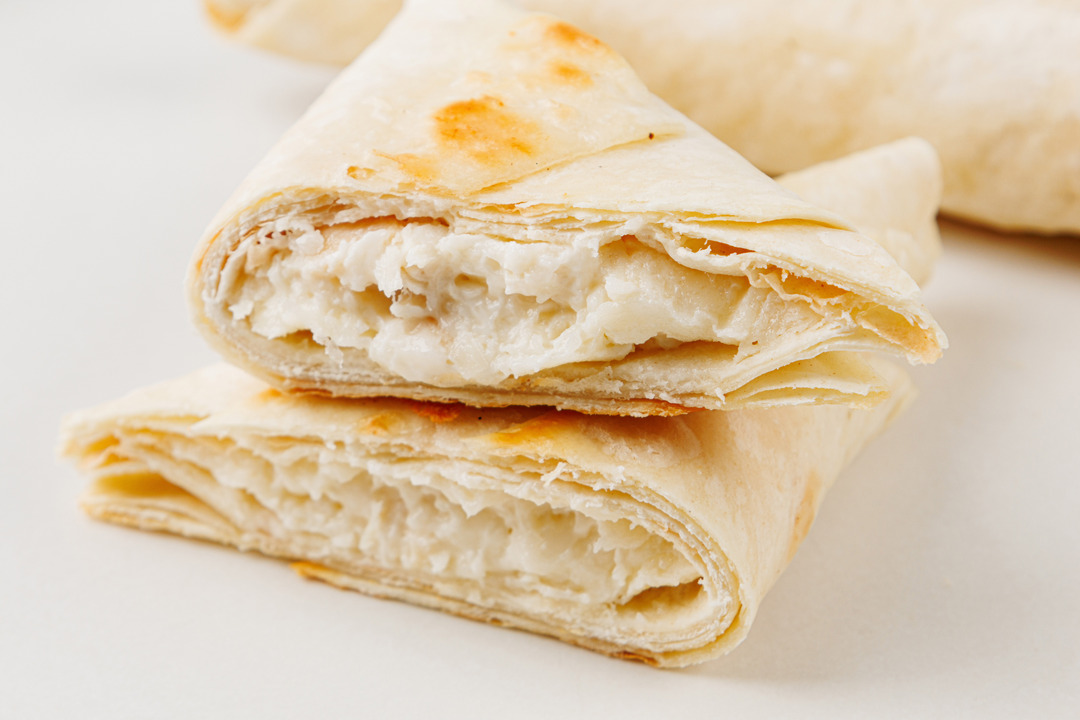 

Конвертики Вкусвилл с подкопченой курицей и сыром, 140г