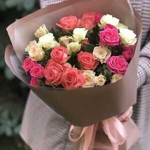 Букет кустовых роз