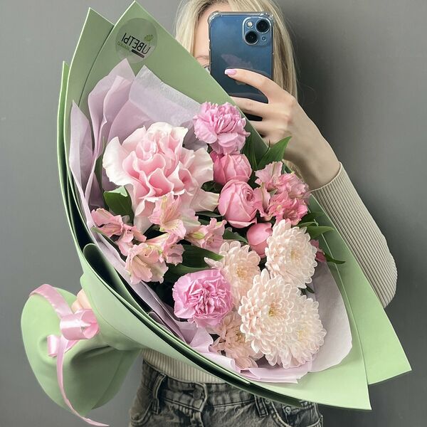 Стильный букет-комплимент