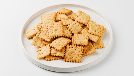 Крекер с луком ВкусВилл