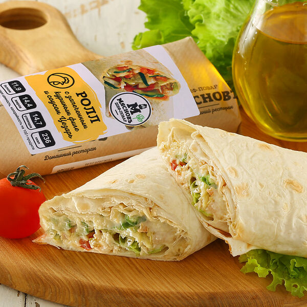 Сэндвич-ролл с запеченным куриным филе и соусом Цезарь МясновЪ Шеф-повар