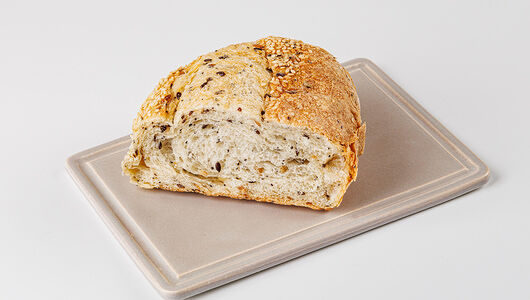 Изделие х/б Злаковый, половинка. Пекарня