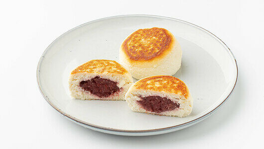 Сырники творожные с клубничной начинкой