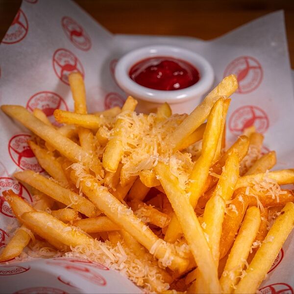 Картофель фри с пармезаном