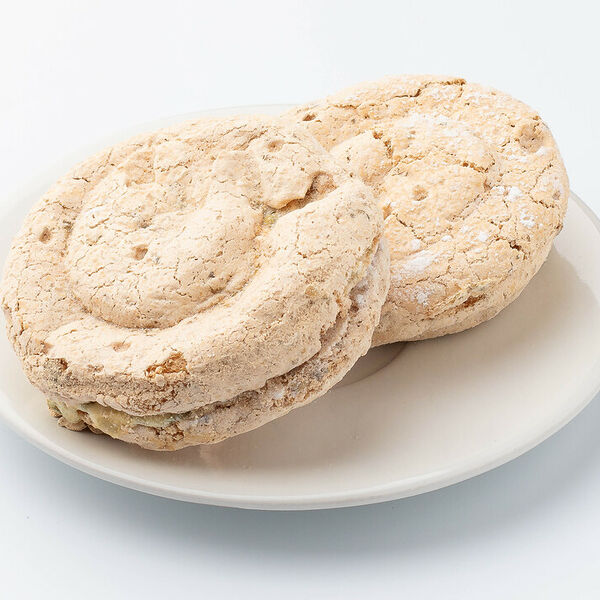 Меренга французская с тыквенными семечками и вишней 120г