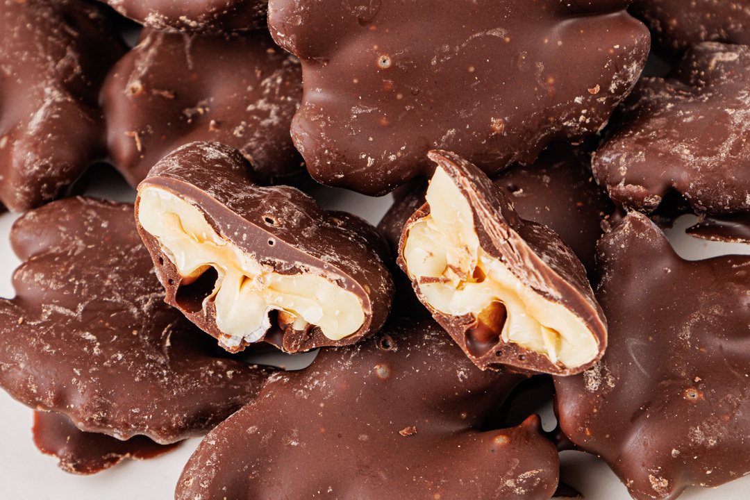 

Грецкий орех в темном шоколаде