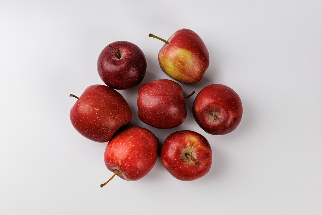 

Яблоко красное Молдавское, вес