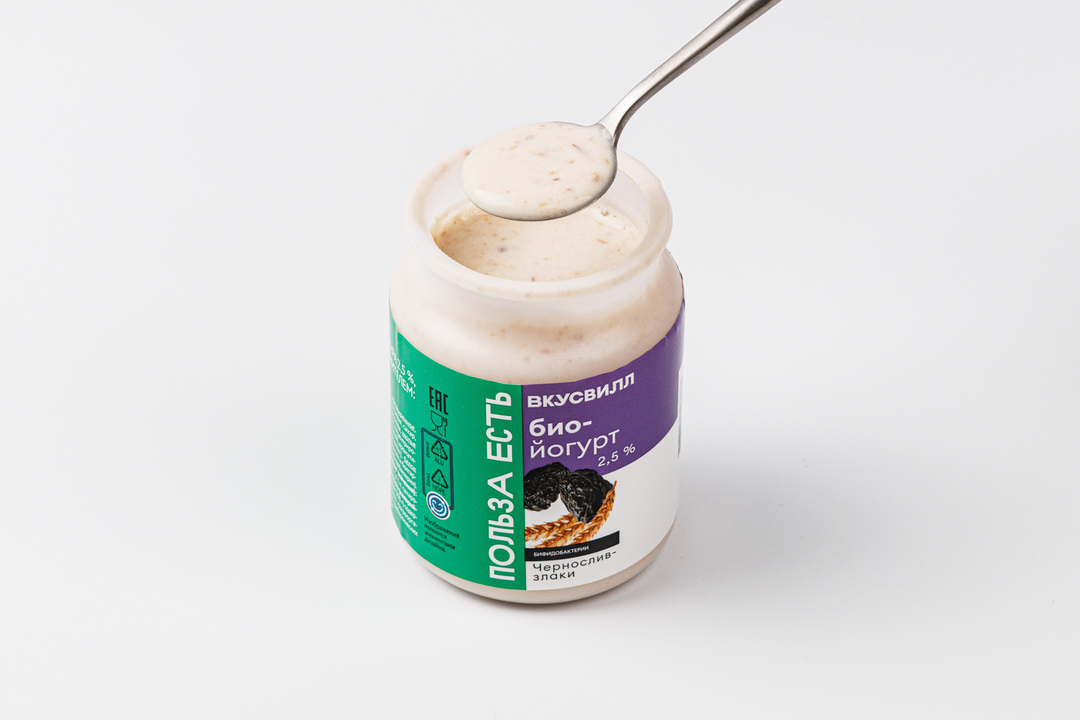 

Биойогурт ВкусВилл Чернослив-злаки 2.5% 200 г