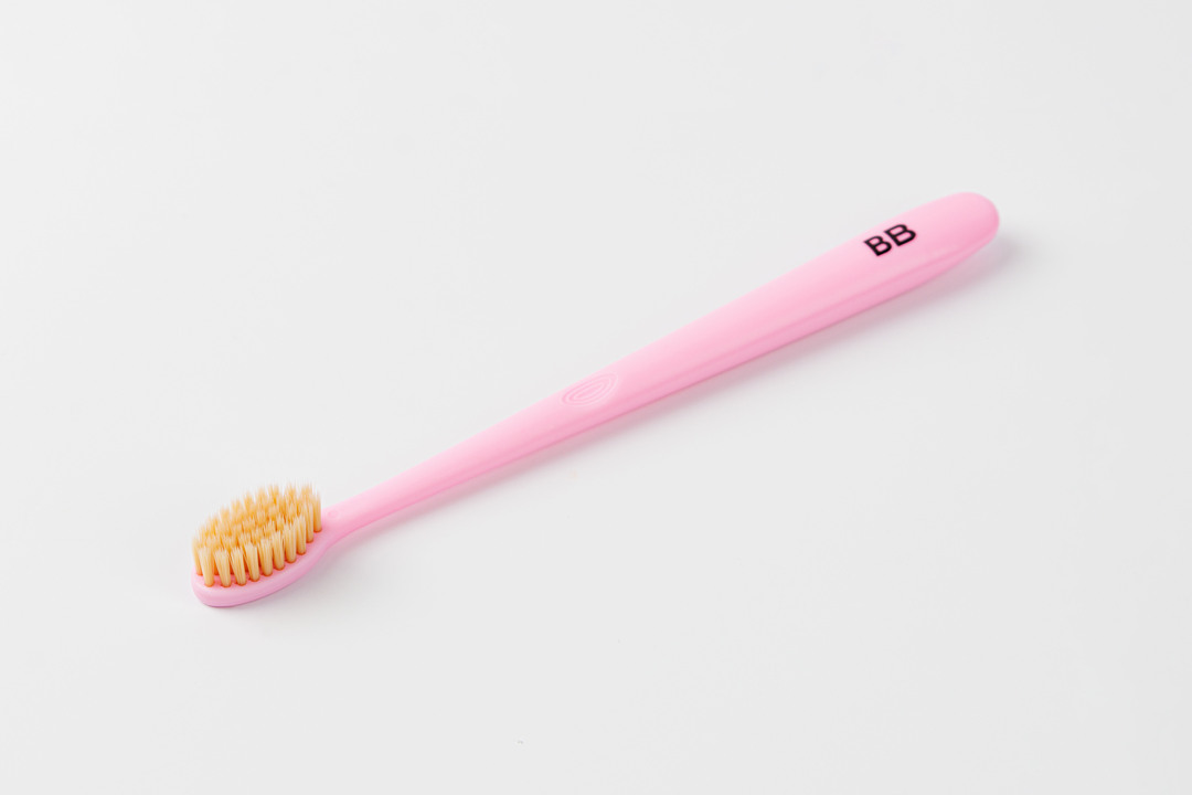 

Щетка зубная классическая средняя цвет в ассортименте