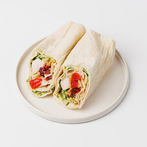 Сэндвич ролл с курицей, вяленой клюквой и арахисом