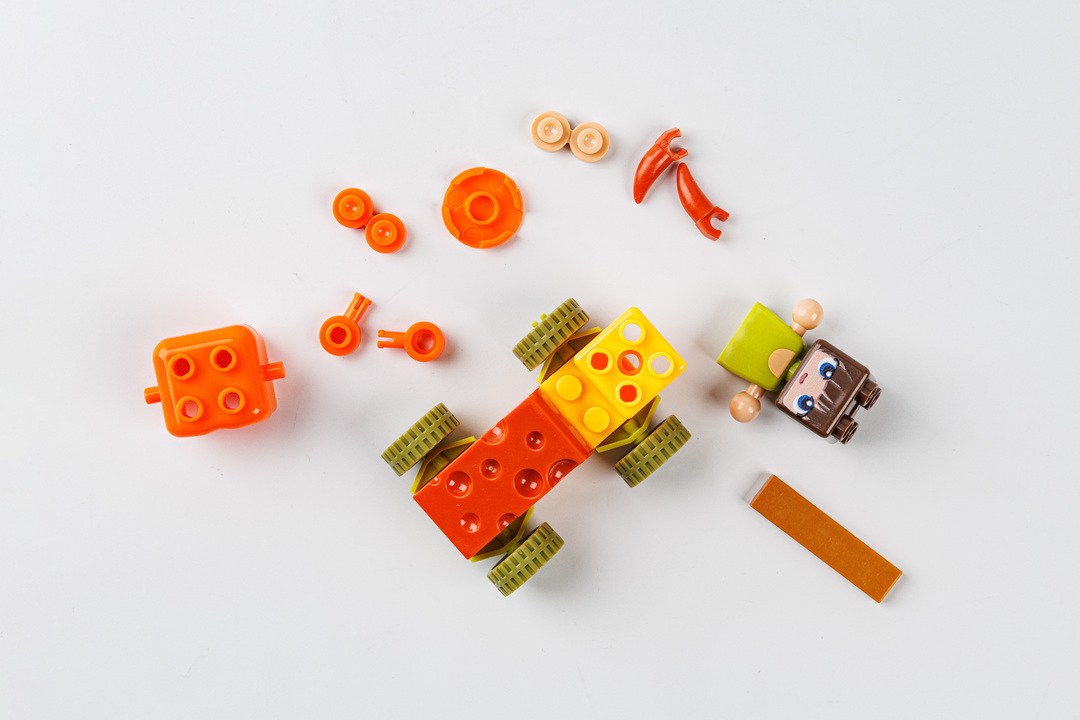 

Конструктор Pixel planet Человечки в машинах в ассортименте