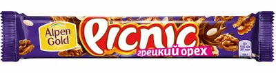 Батончик Picnic с грецким орехом и арахисом начинкой из мягкой карамели вафель и воздушного риса покрытый молочным шоколадом 52 г