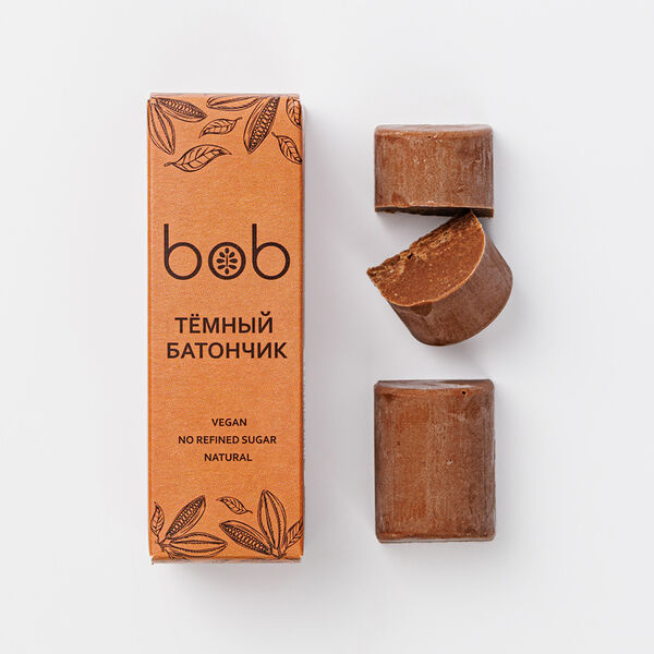 Батончик темный шоколад с орехами, кафе