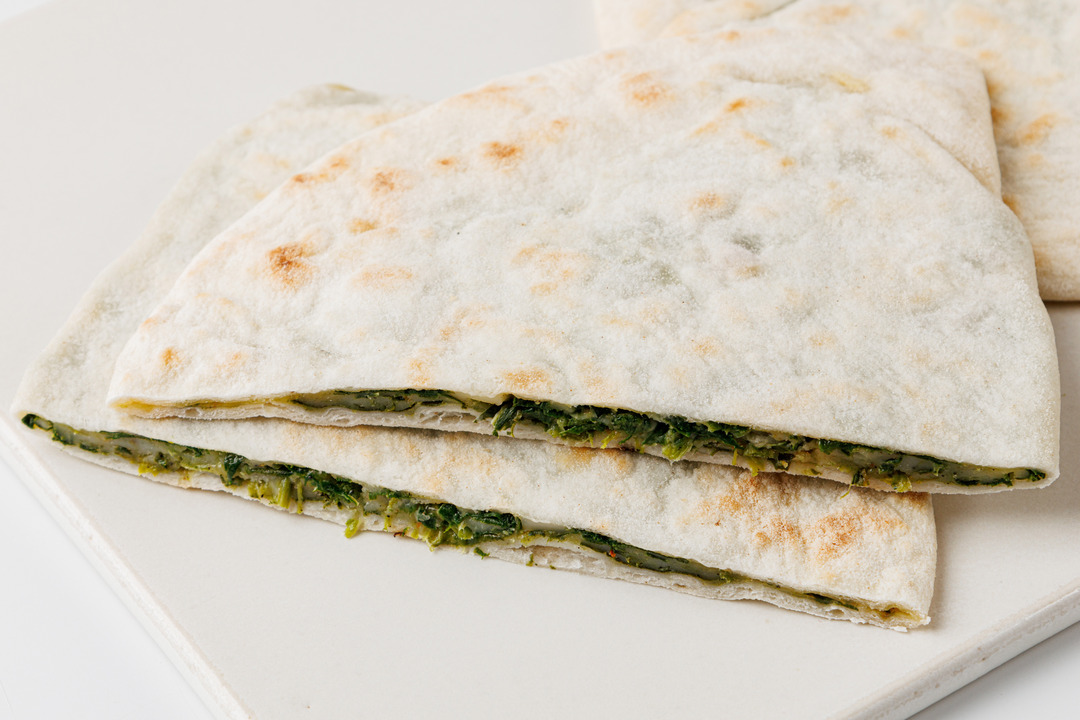 

Лепешка с зеленью и сыром, 2 шт 180 г