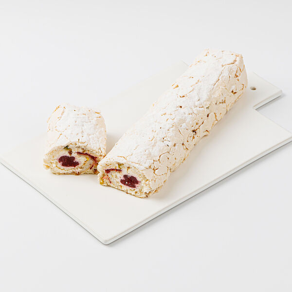 Рулет фисташковый с малиной