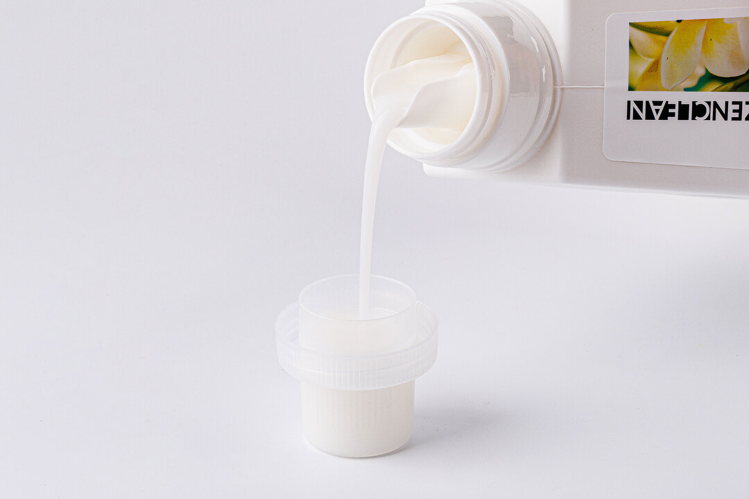 

Кондиционер-ополаскиватель для всех видов тканей "Тропический сад" DzenClean, 800 мл