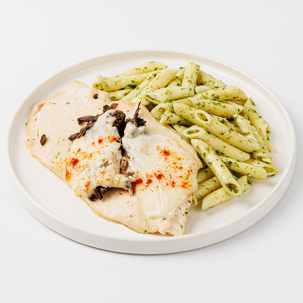 Куриная грудка с грибами и пенне